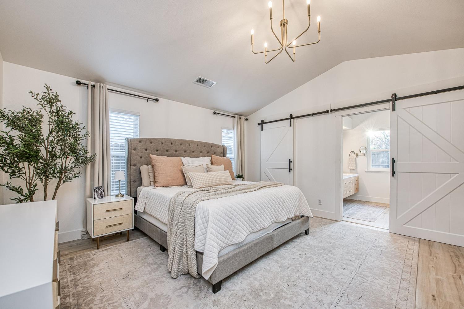 7415 N Hayston Ave, Fresno, CA 93720