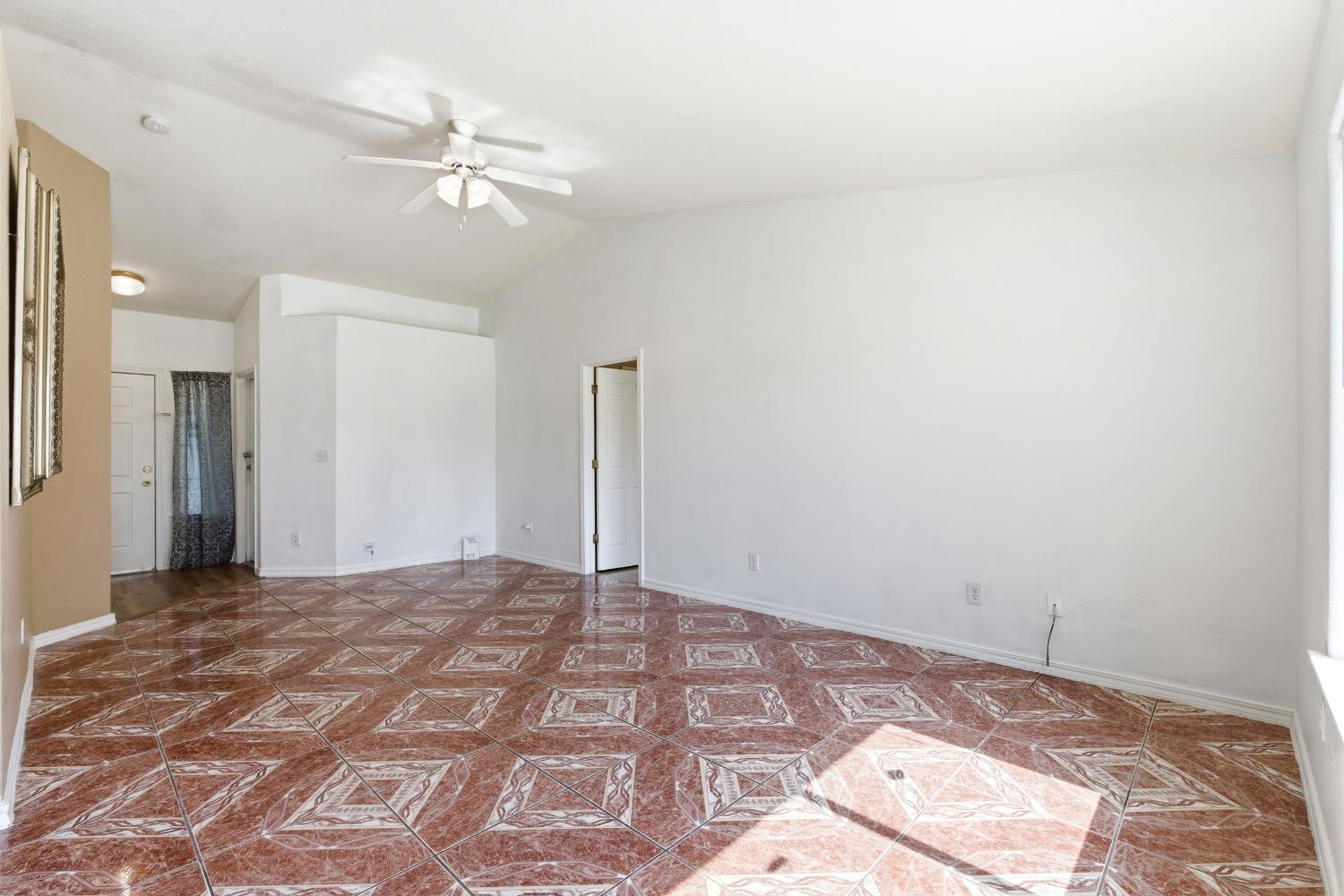 1623 Hudson Ave, Tulare, CA 93274