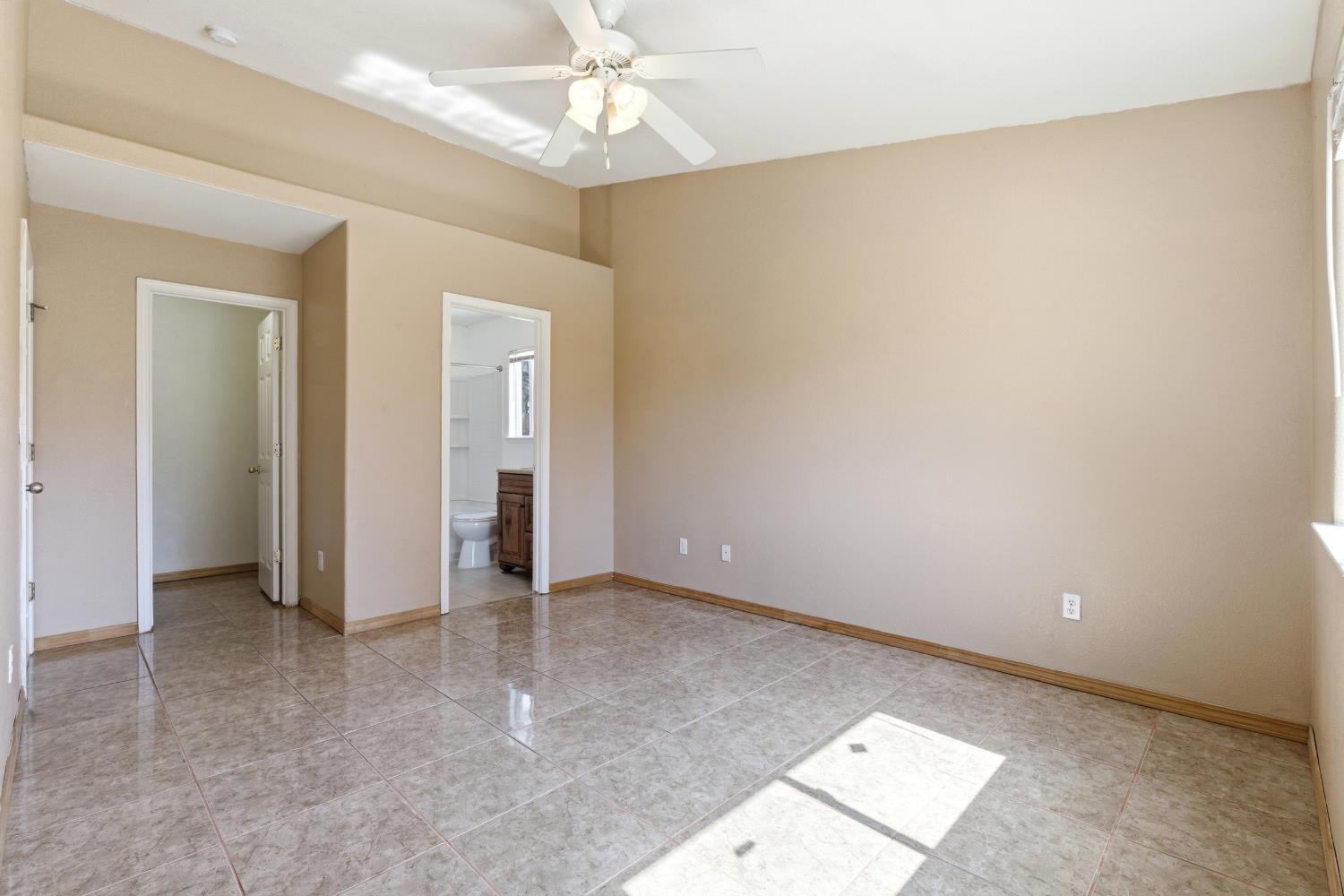 1623 Hudson Ave, Tulare, CA 93274