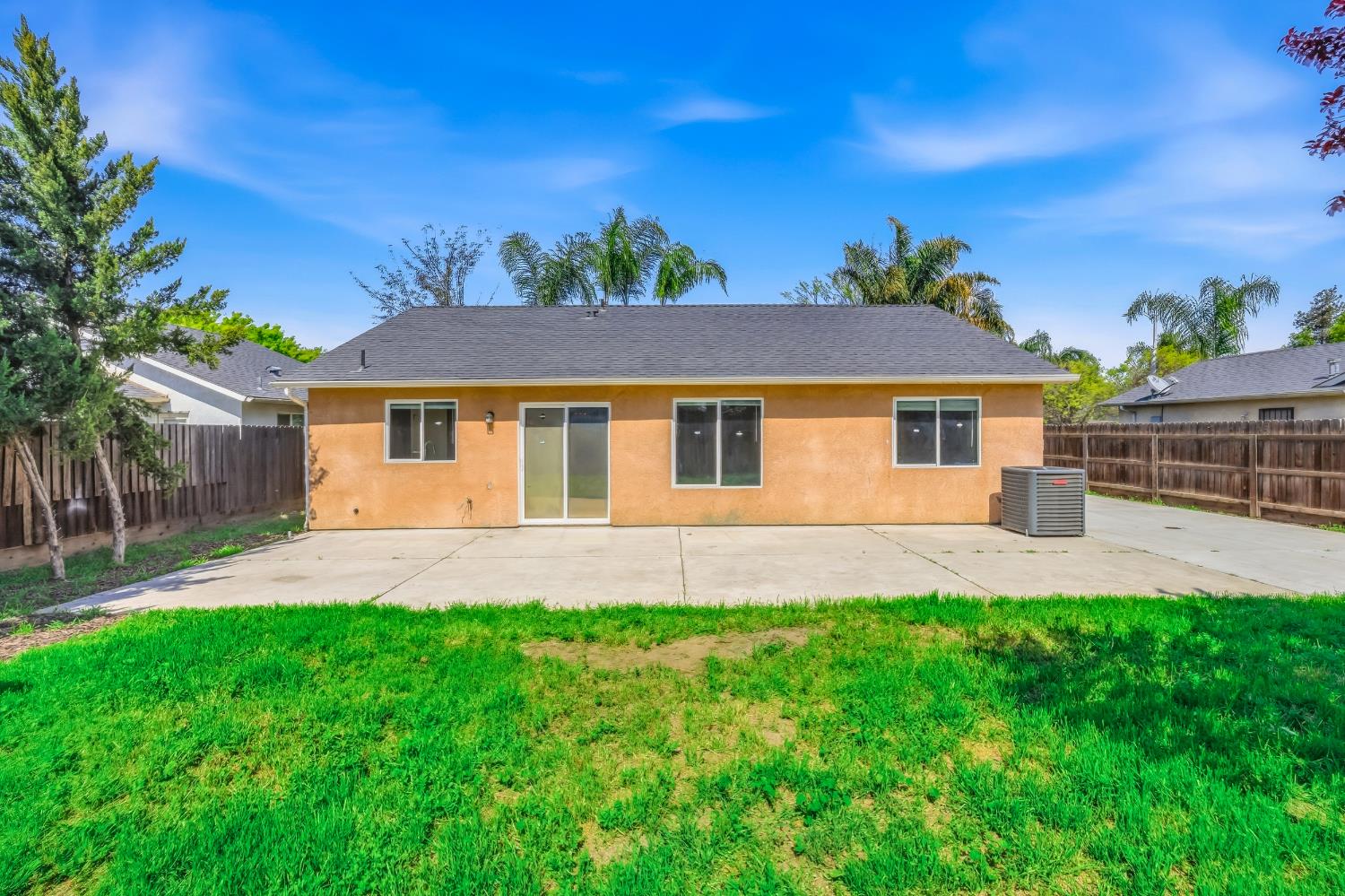 1623 Hudson Ave, Tulare, CA 93274