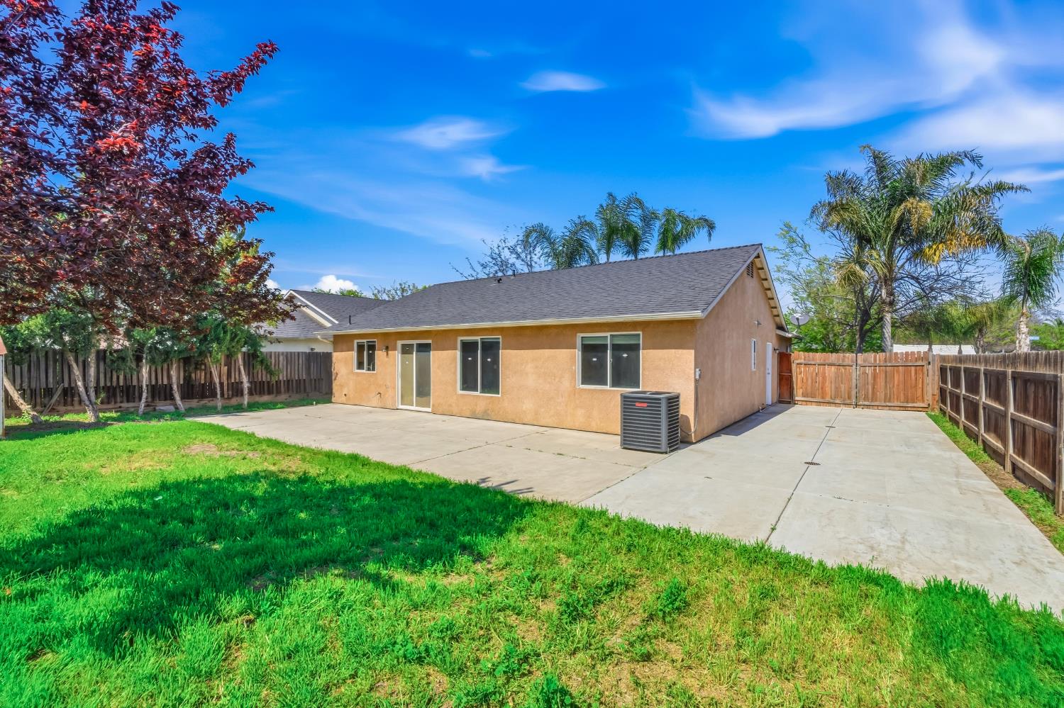 1623 Hudson Ave, Tulare, CA 93274