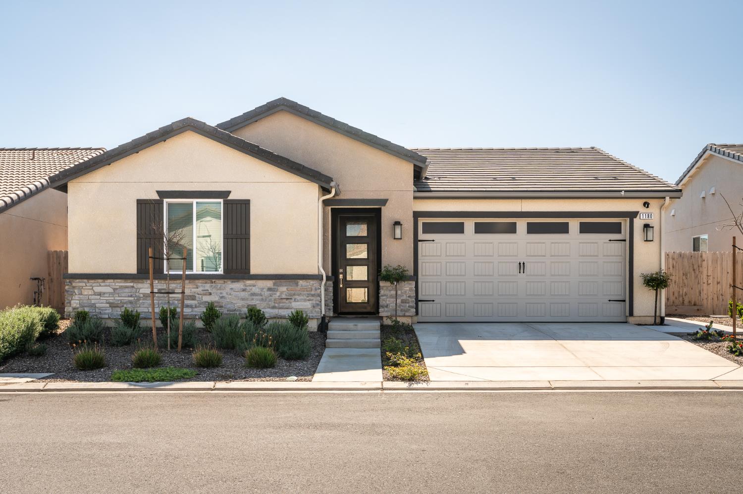 1180 Encore Way W, Madera, CA 93636