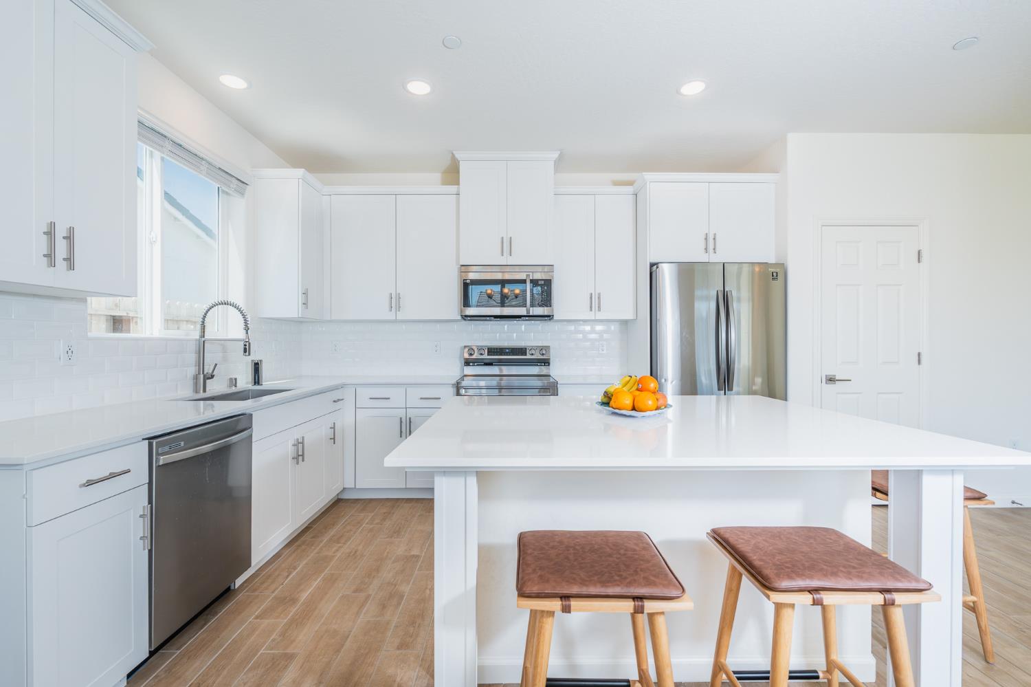 1180 Encore Way W, Madera, CA 93636