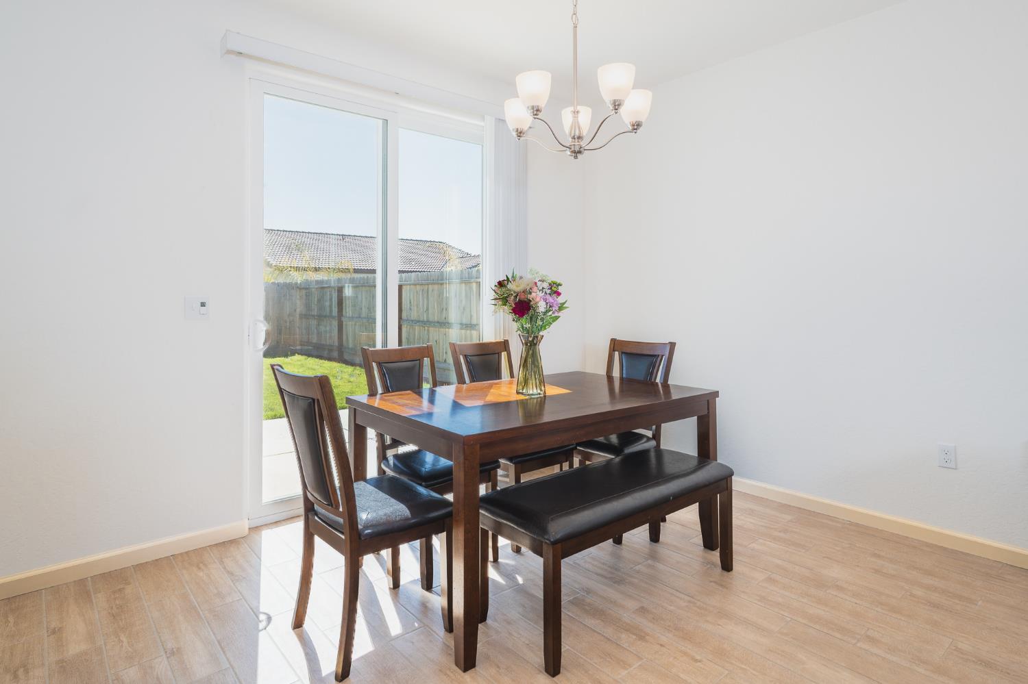 1180 Encore Way W, Madera, CA 93636