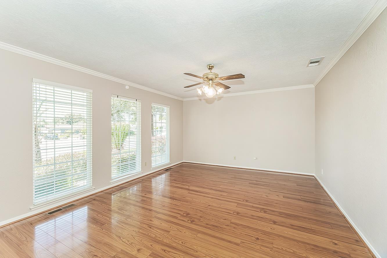 6740 N Harrison Ave, Fresno, CA 93711