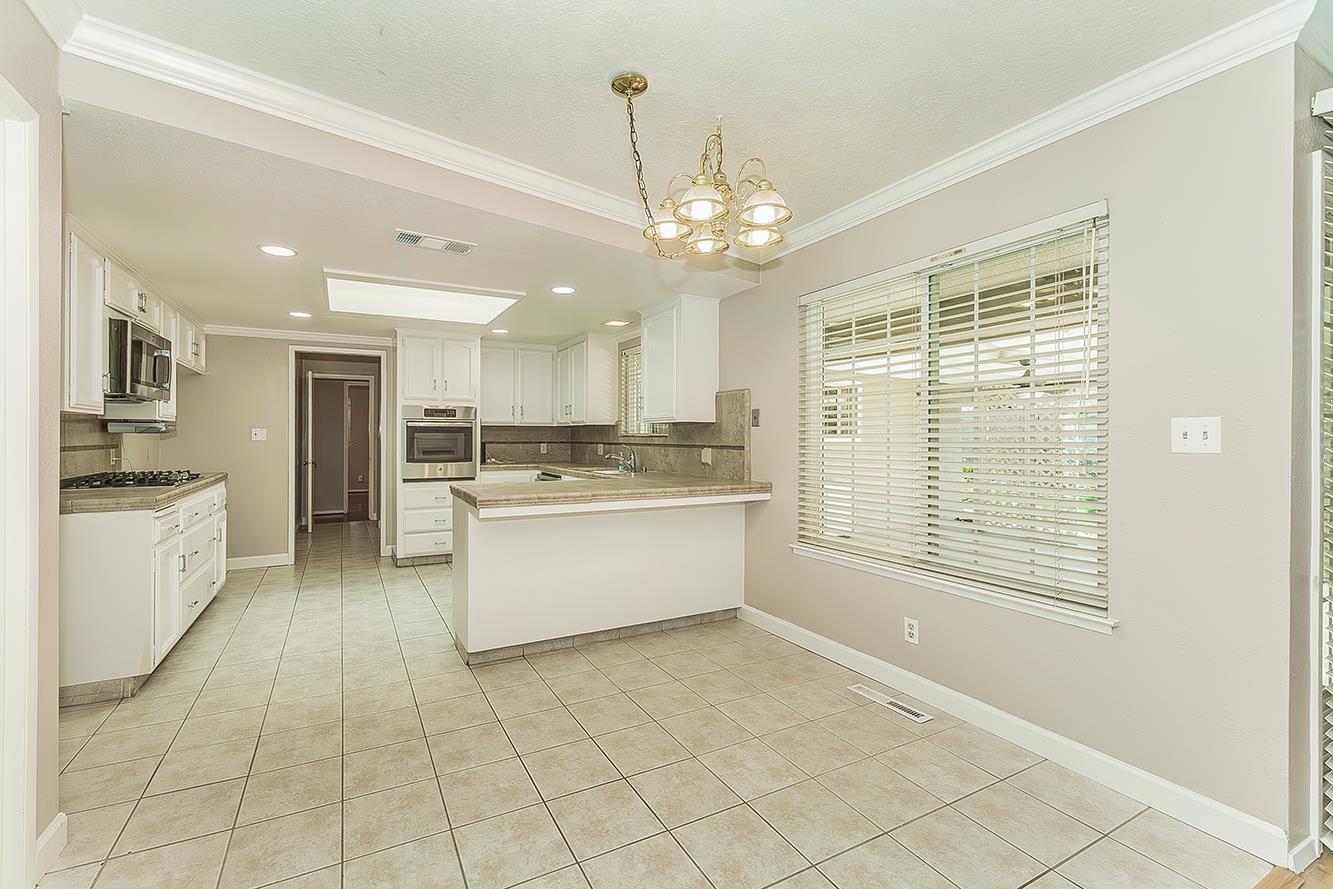 6740 N Harrison Ave, Fresno, CA 93711