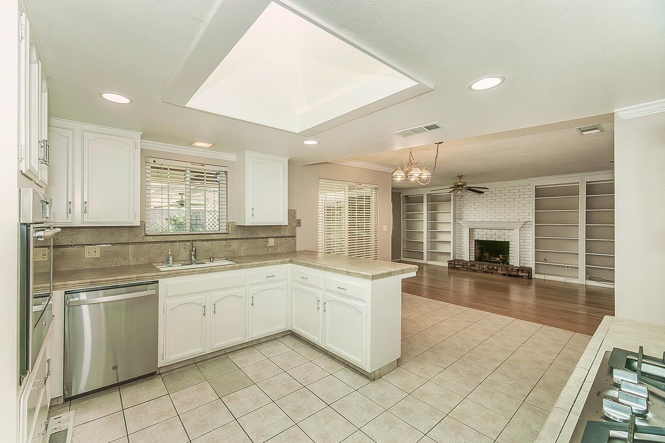 6740 N Harrison Ave, Fresno, CA 93711