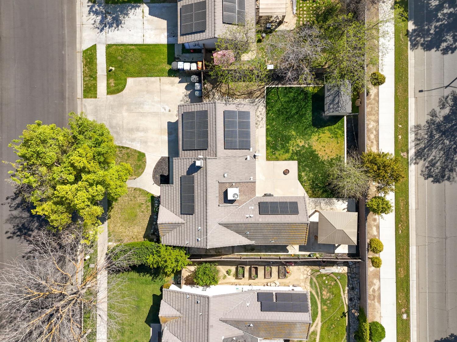 809 Wildwood Dr, Lemoore, CA 93245