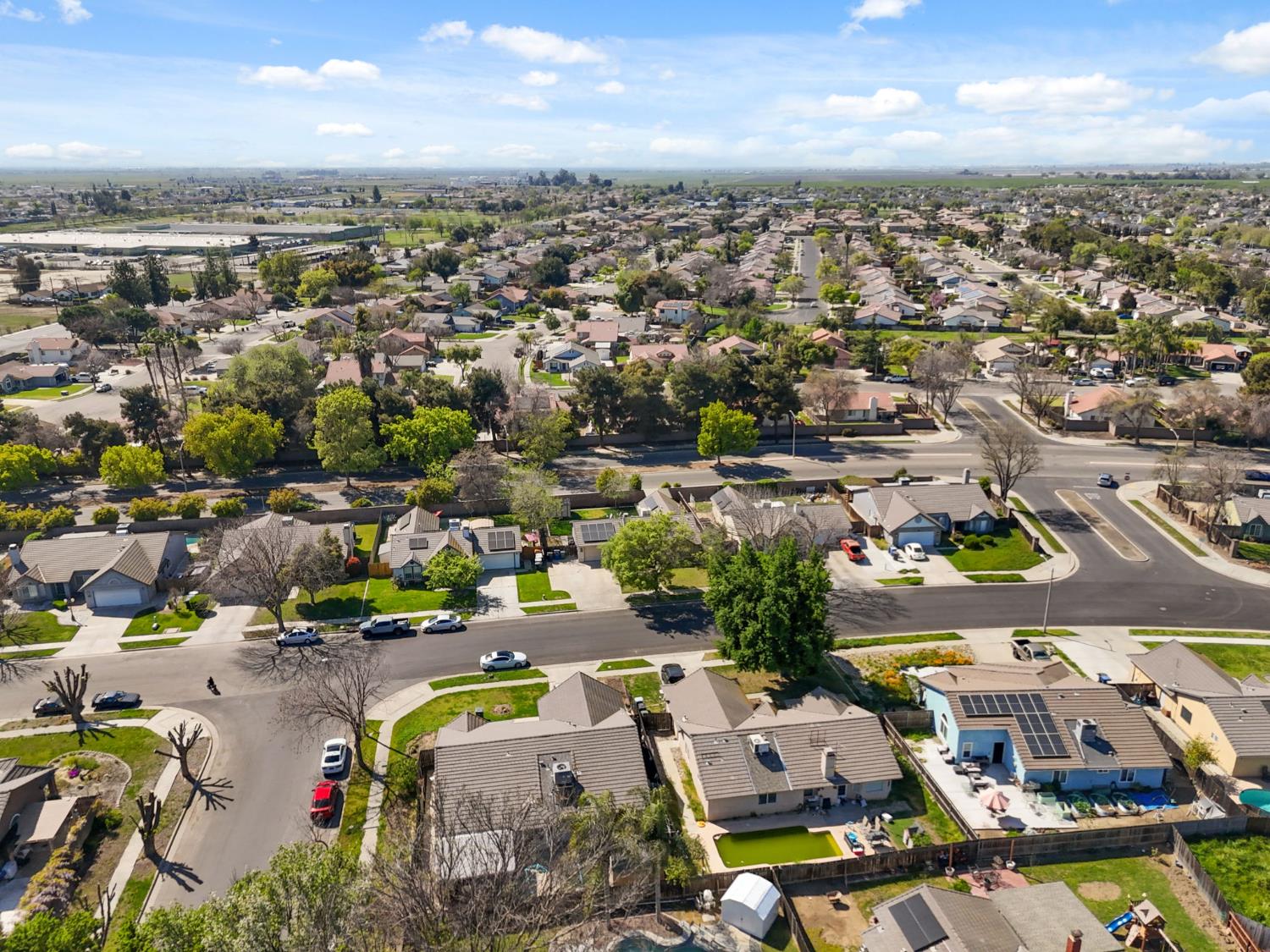 809 Wildwood Dr, Lemoore, CA 93245