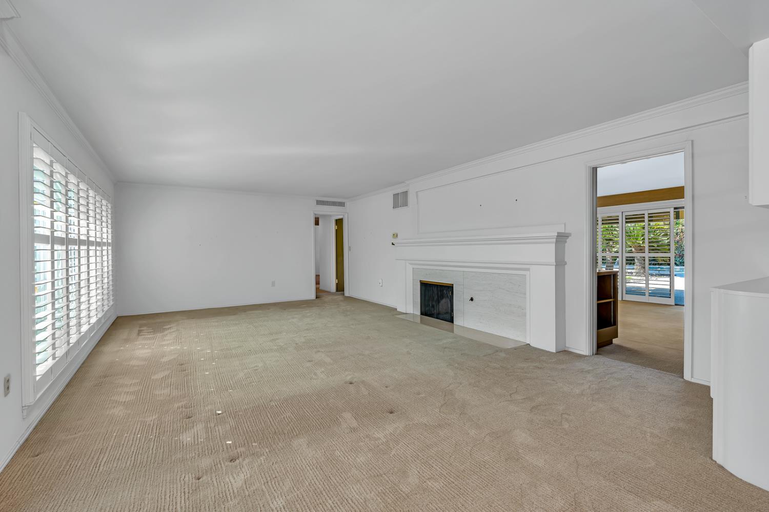 157 N Park Dr, Madera, CA 93637