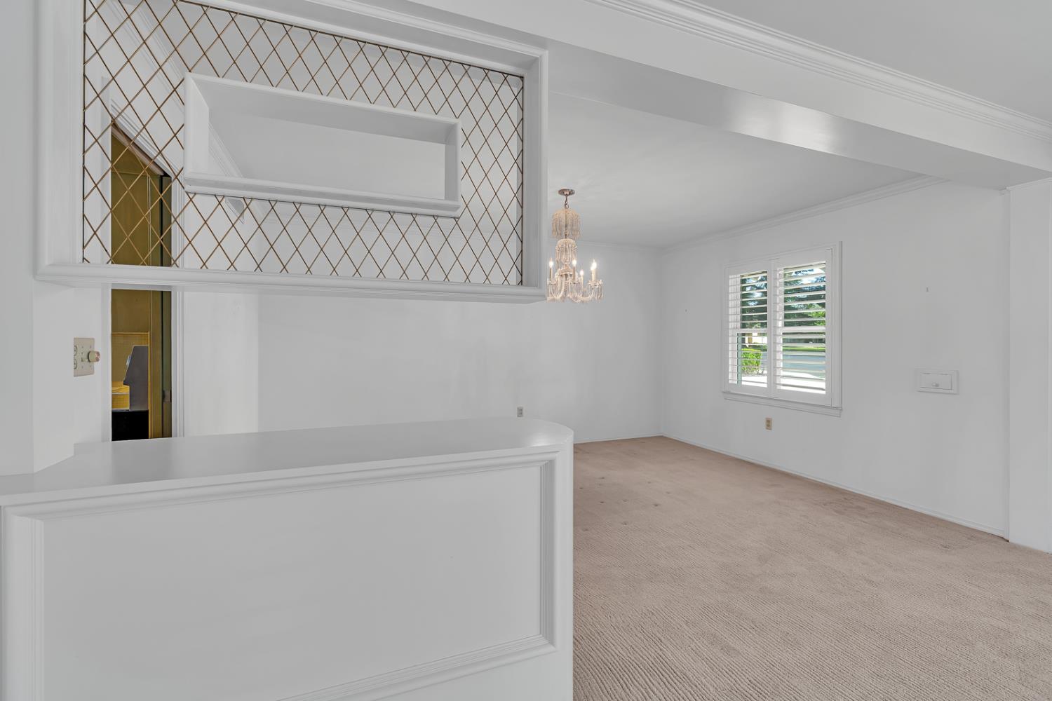 157 N Park Dr, Madera, CA 93637