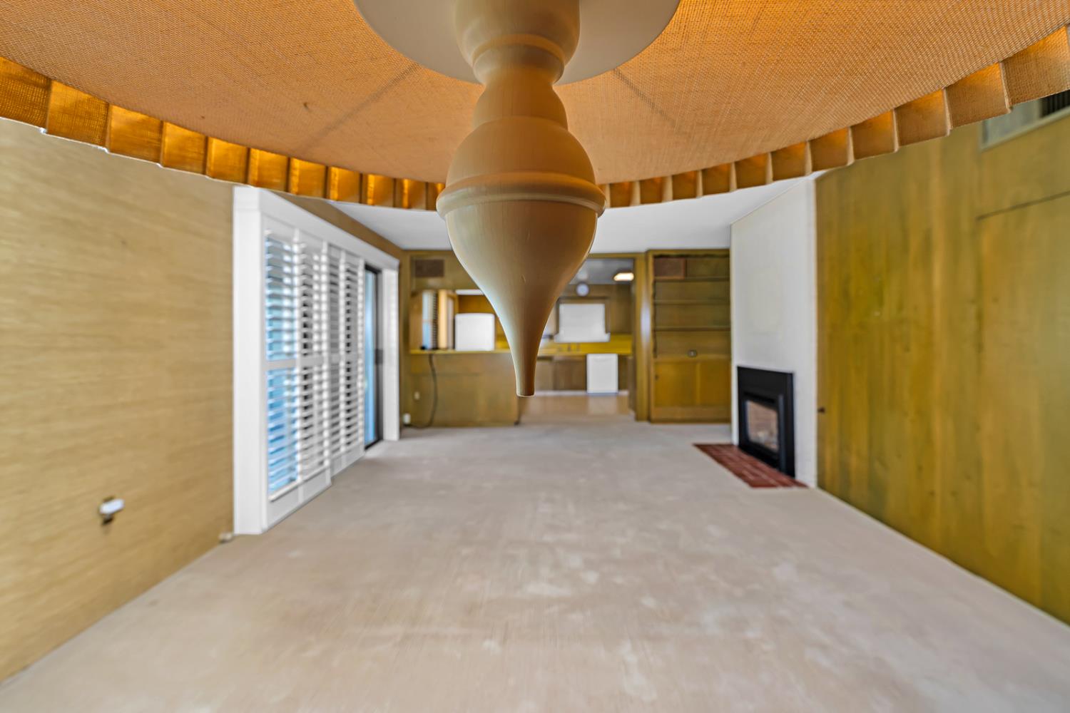 157 N Park Dr, Madera, CA 93637