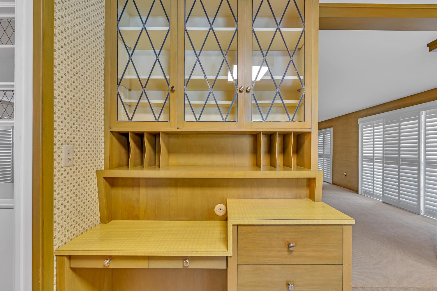 157 N Park Dr, Madera, CA 93637