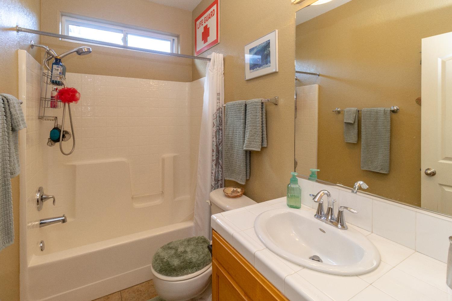 7470 E Fedora Ave, Fresno, CA 93737