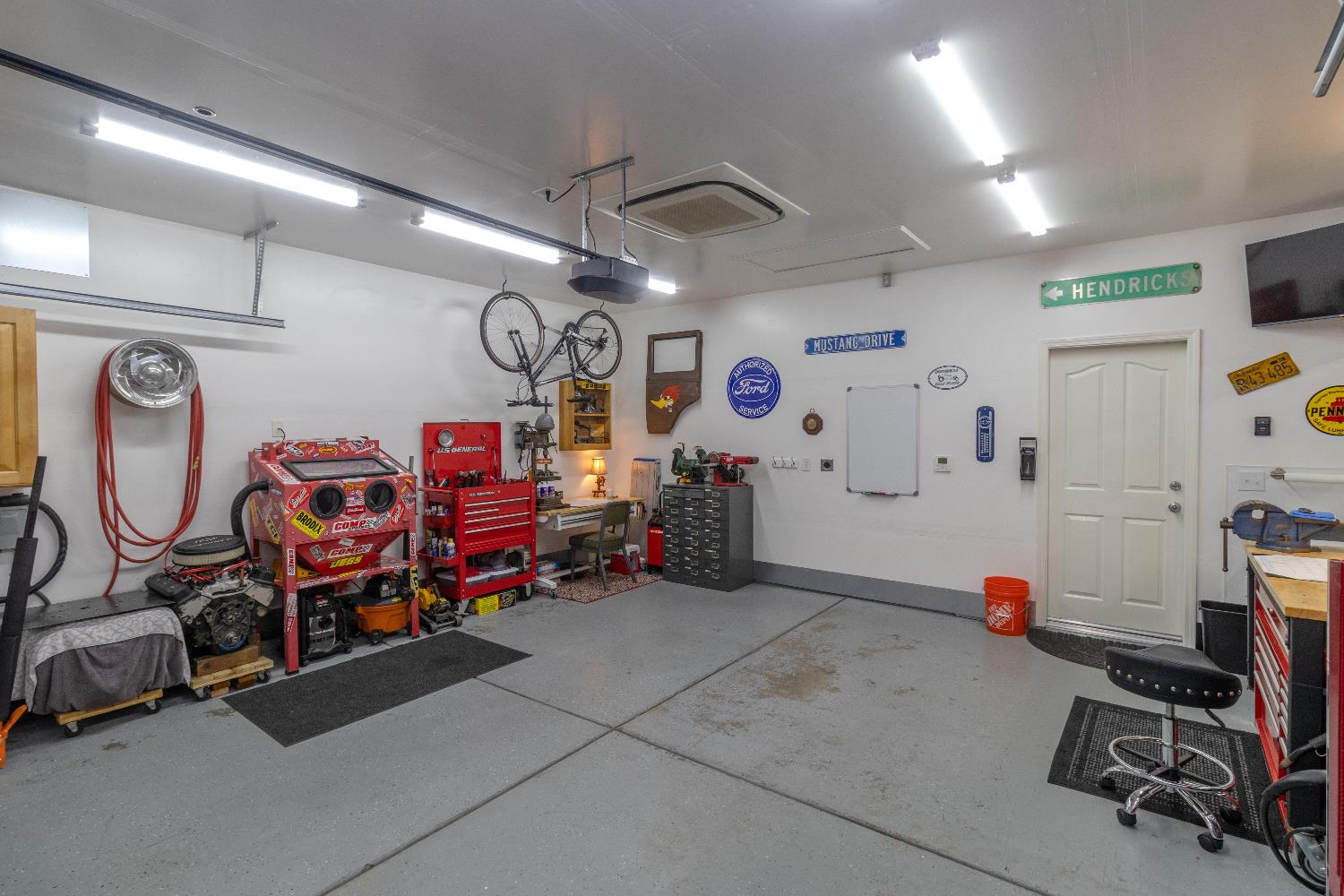 7470 E Fedora Ave, Fresno, CA 93737