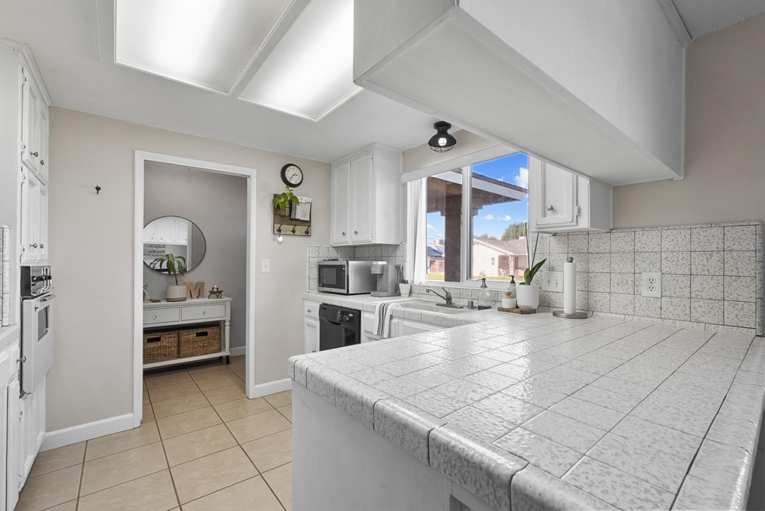 608 Grant Dr, Chowchilla, CA 93610