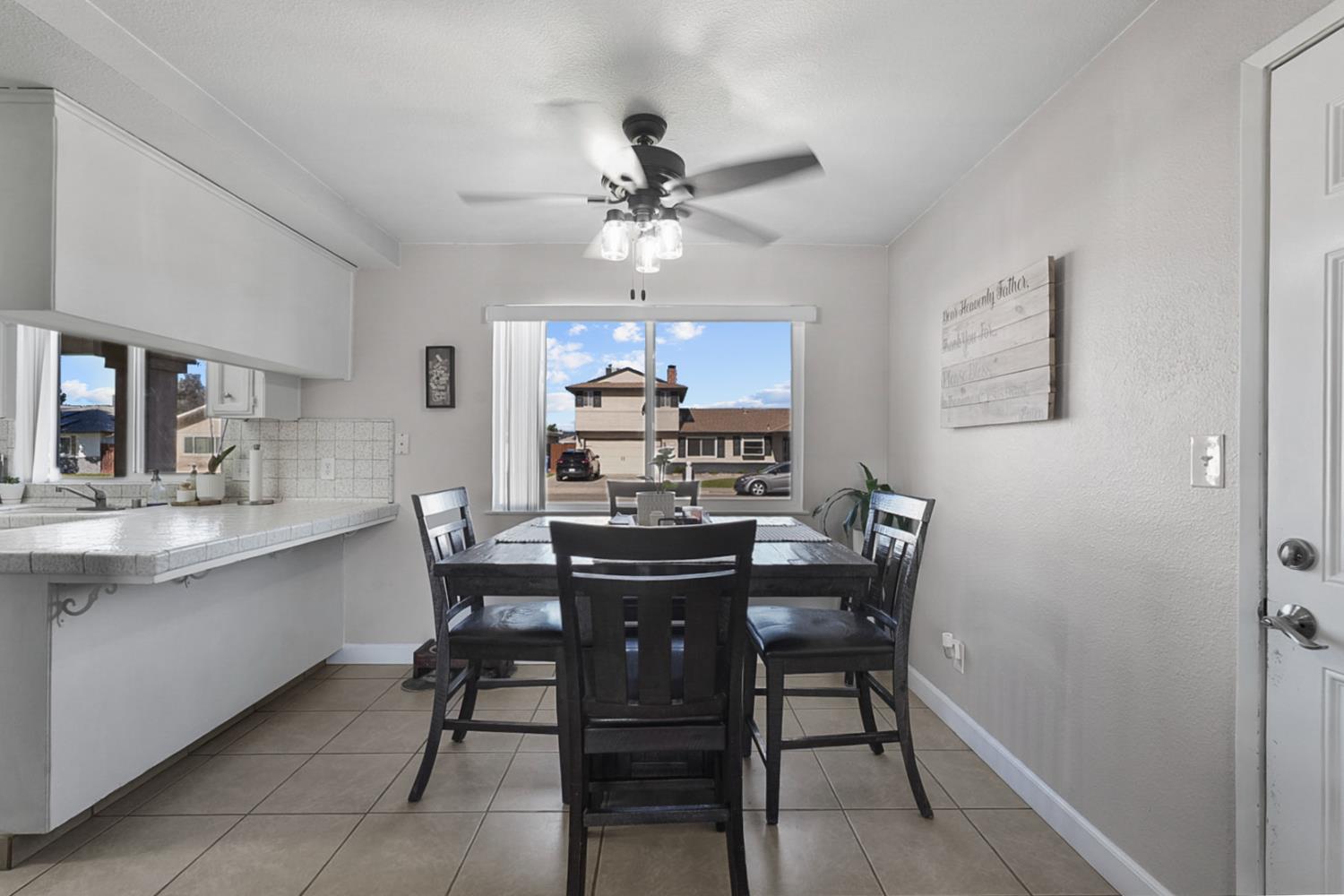 608 Grant Dr, Chowchilla, CA 93610