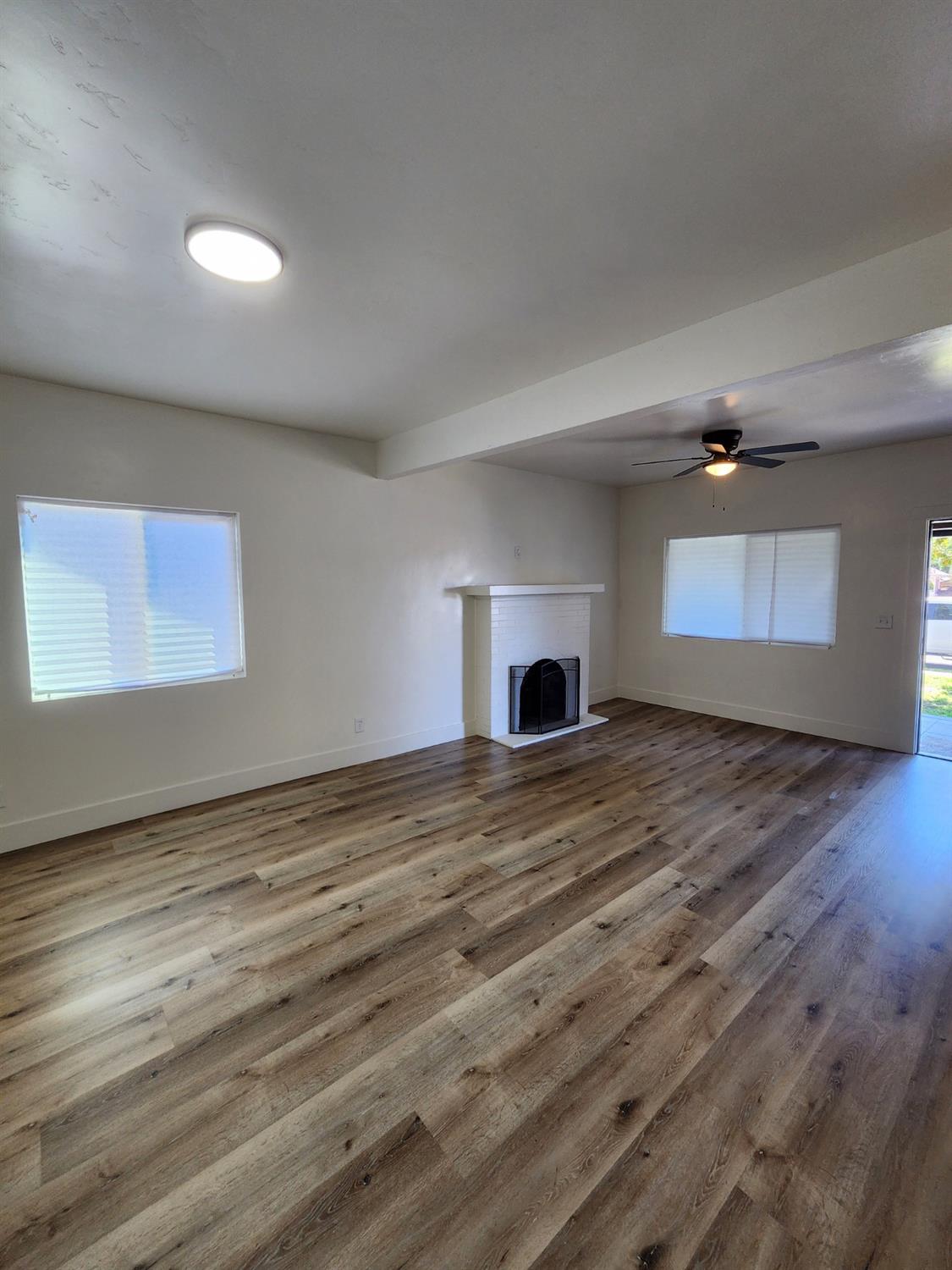 3243 E McKenzie Ave, Fresno, CA 93702