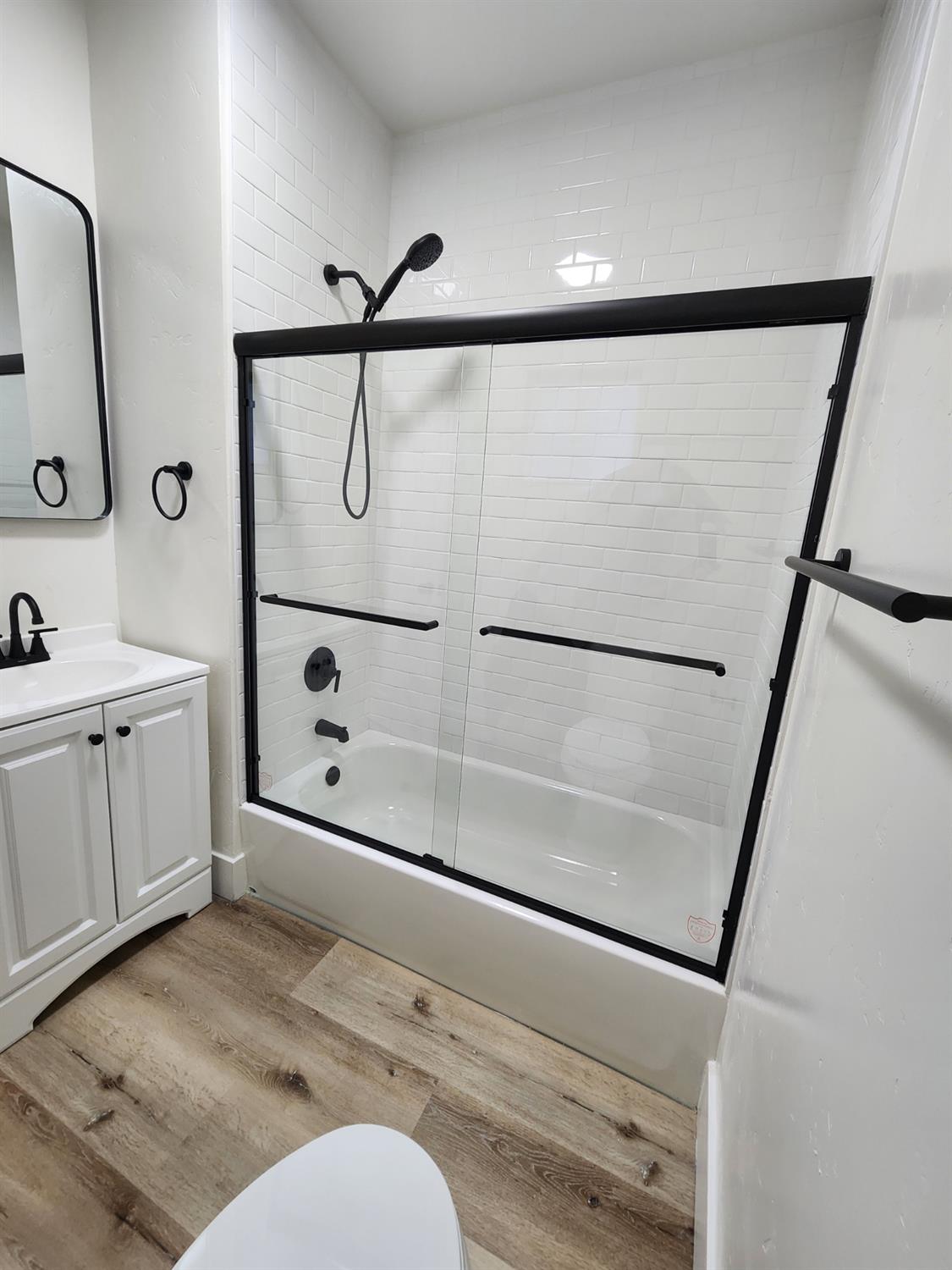 3243 E McKenzie Ave, Fresno, CA 93702