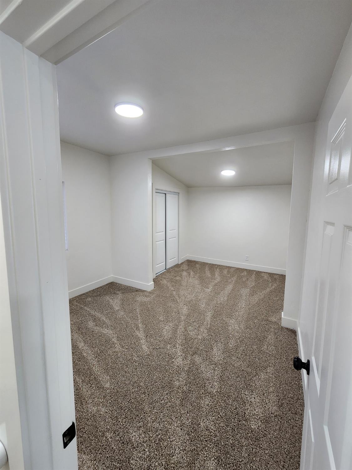 3243 E McKenzie Ave, Fresno, CA 93702