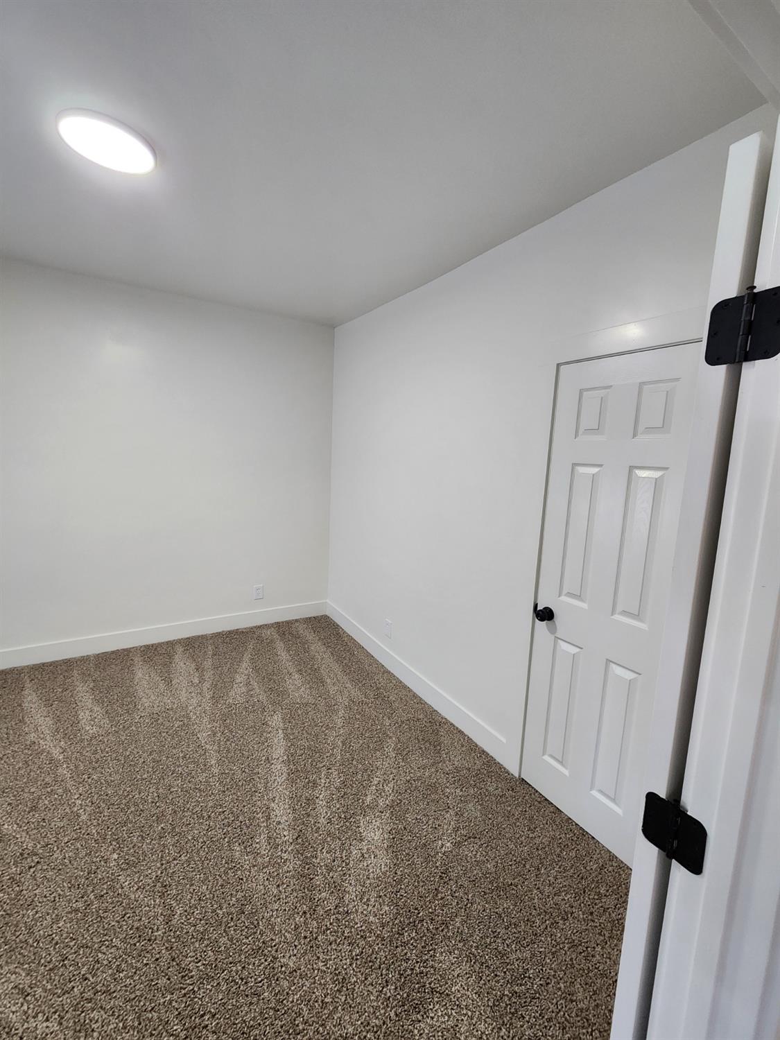 3243 E McKenzie Ave, Fresno, CA 93702