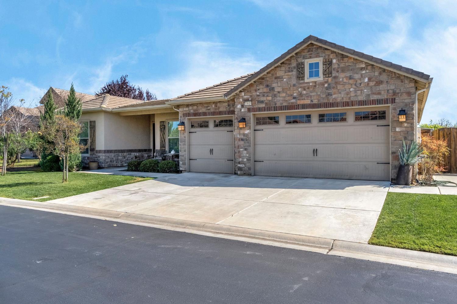 10819 E Fountain View, Clovis, CA 93619