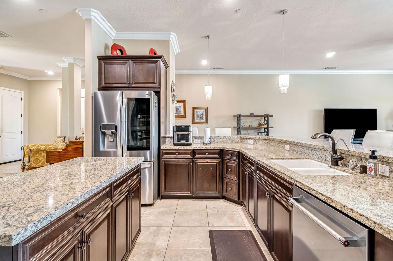 10819 E Fountain View, Clovis, CA 93619