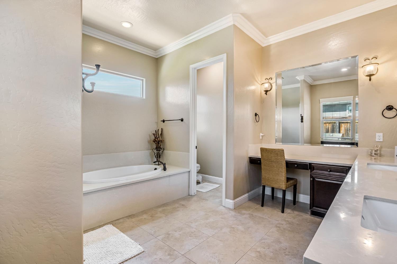 10819 E Fountain View, Clovis, CA 93619