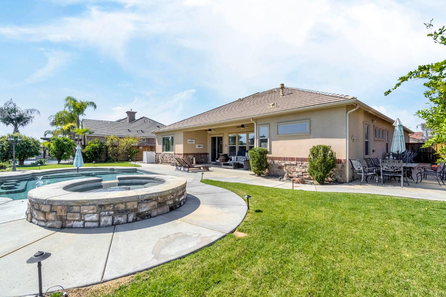 10819 E Fountain View, Clovis, CA 93619