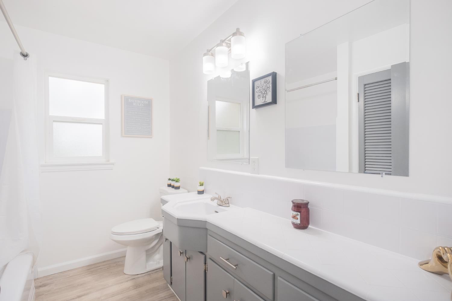 4065 N Eddy Ave, Fresno, CA 93727