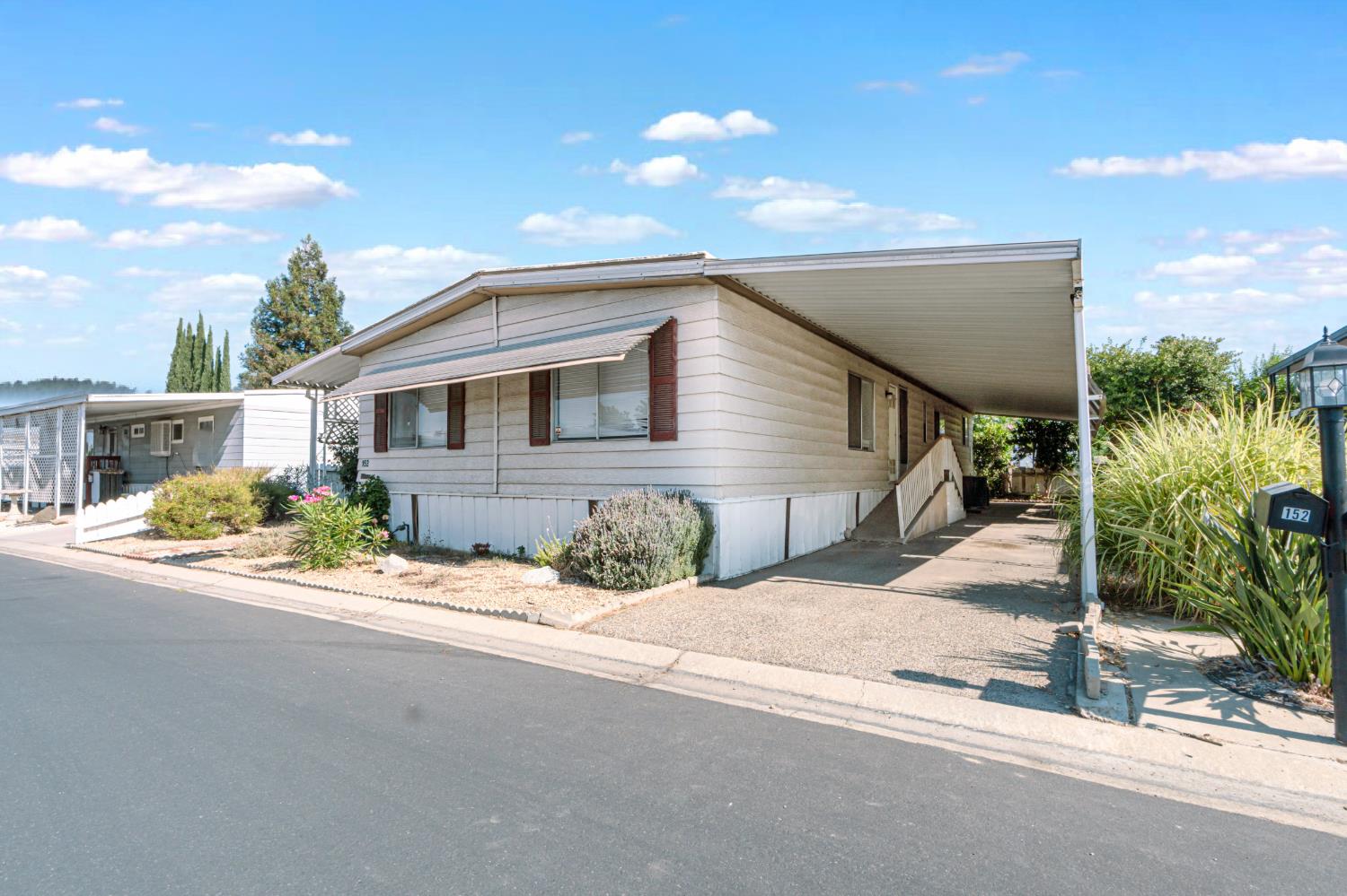1218 E Cleveland Ave #152, Madera, CA 93638