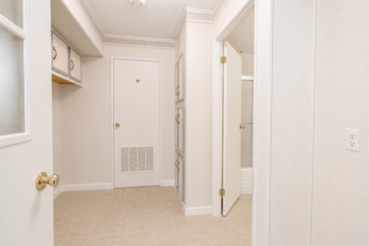 1218 E Cleveland Ave #152, Madera, CA 93638