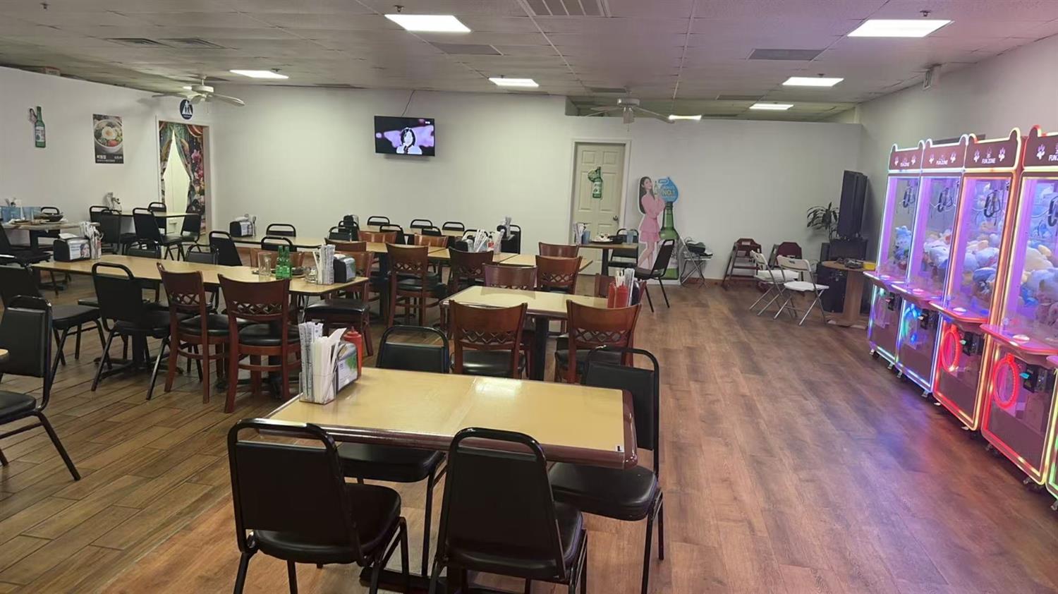 90 E Magill Ave, Fresno, CA 93710