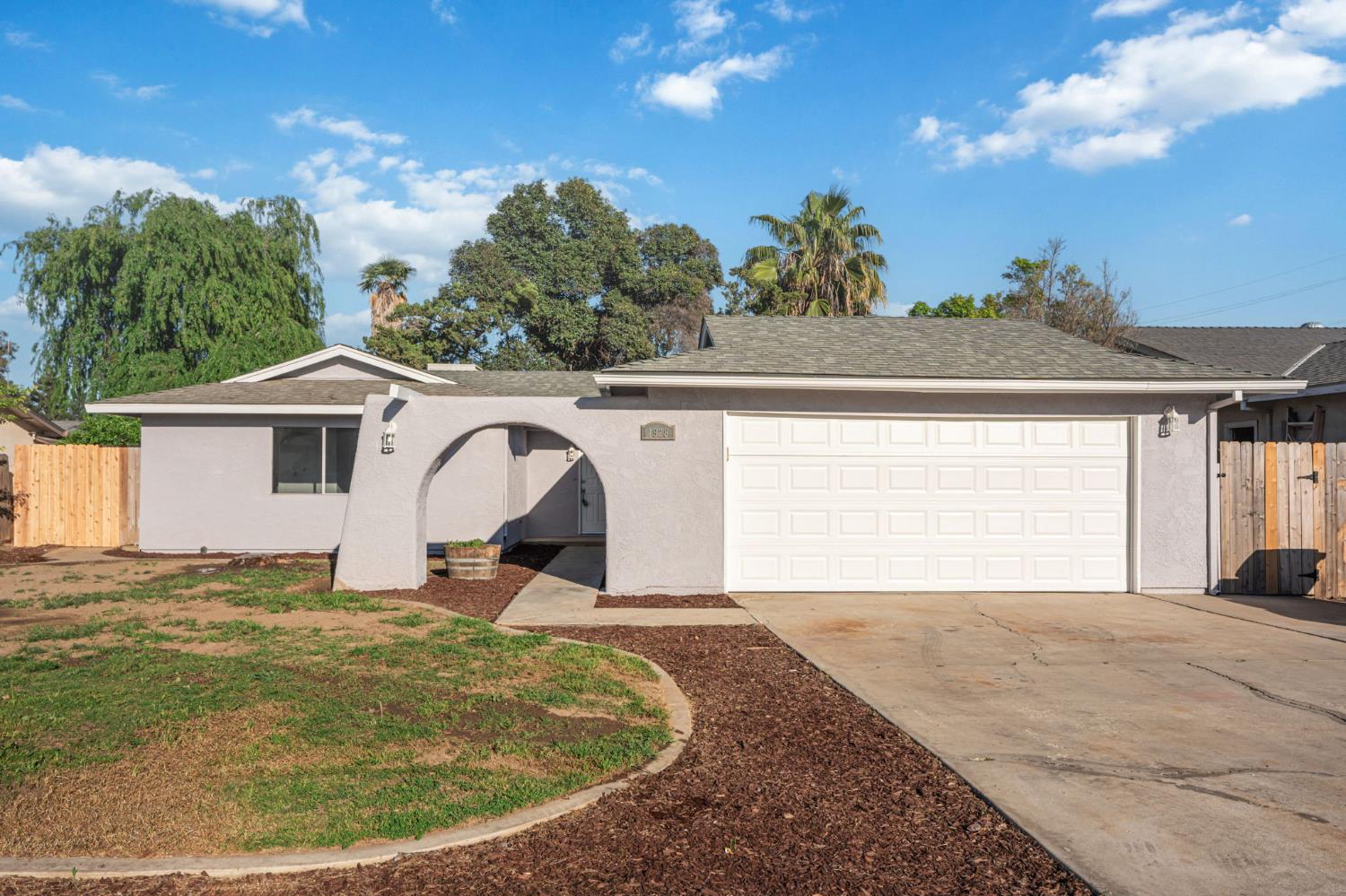 1928 S Linwood St, Visalia, CA 93277