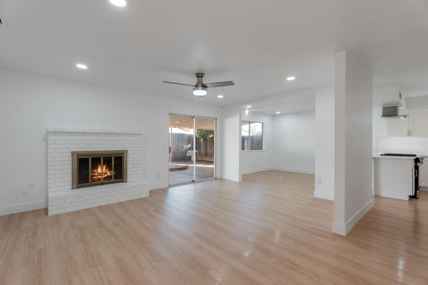 1928 S Linwood St, Visalia, CA 93277