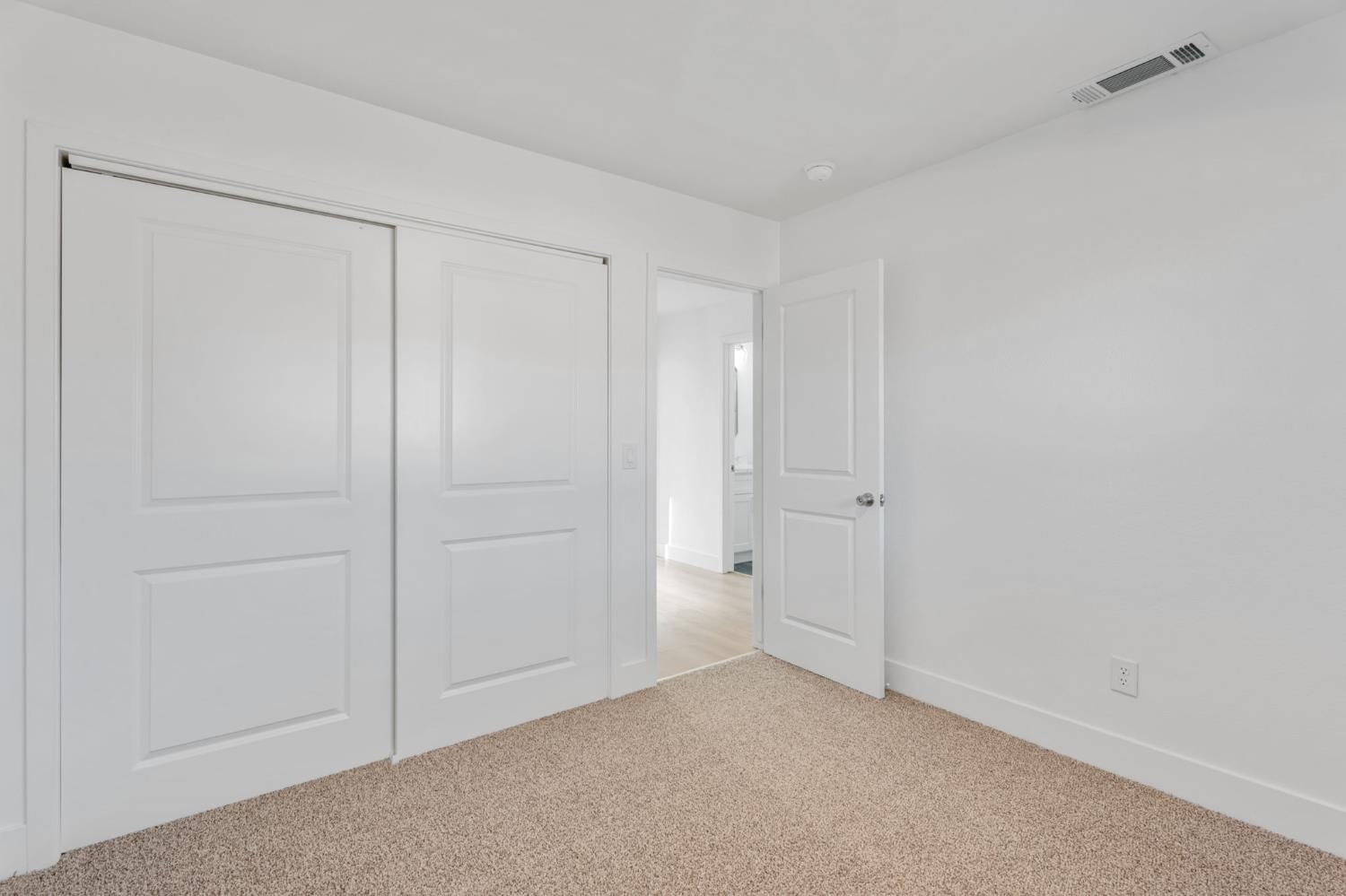 1928 S Linwood St, Visalia, CA 93277