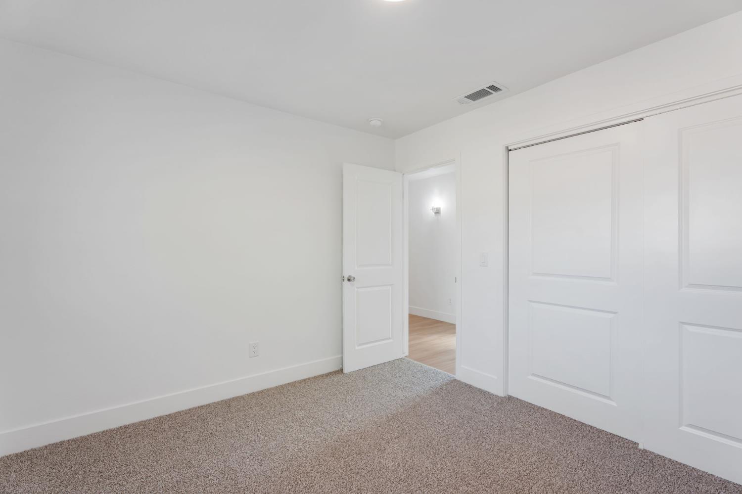 1928 S Linwood St, Visalia, CA 93277