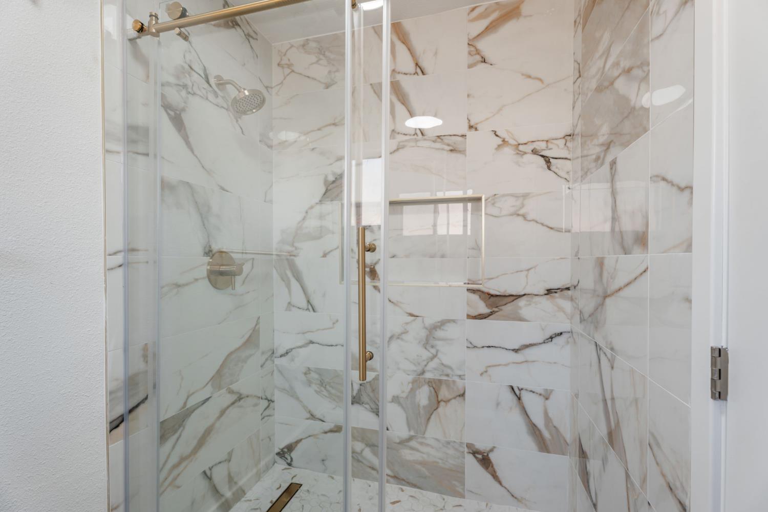 1928 S Linwood St, Visalia, CA 93277