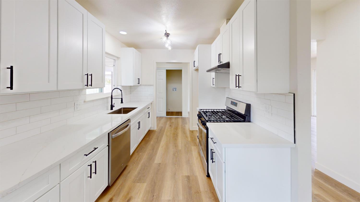 4264 Holt, Fresno, CA 93705