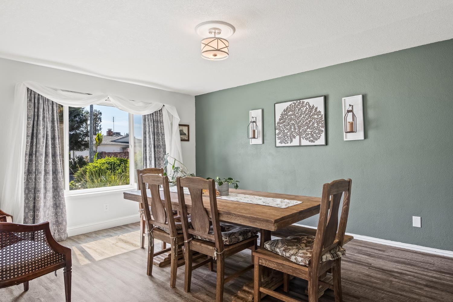 1438 W Locust Ave, Fresno, CA 93711