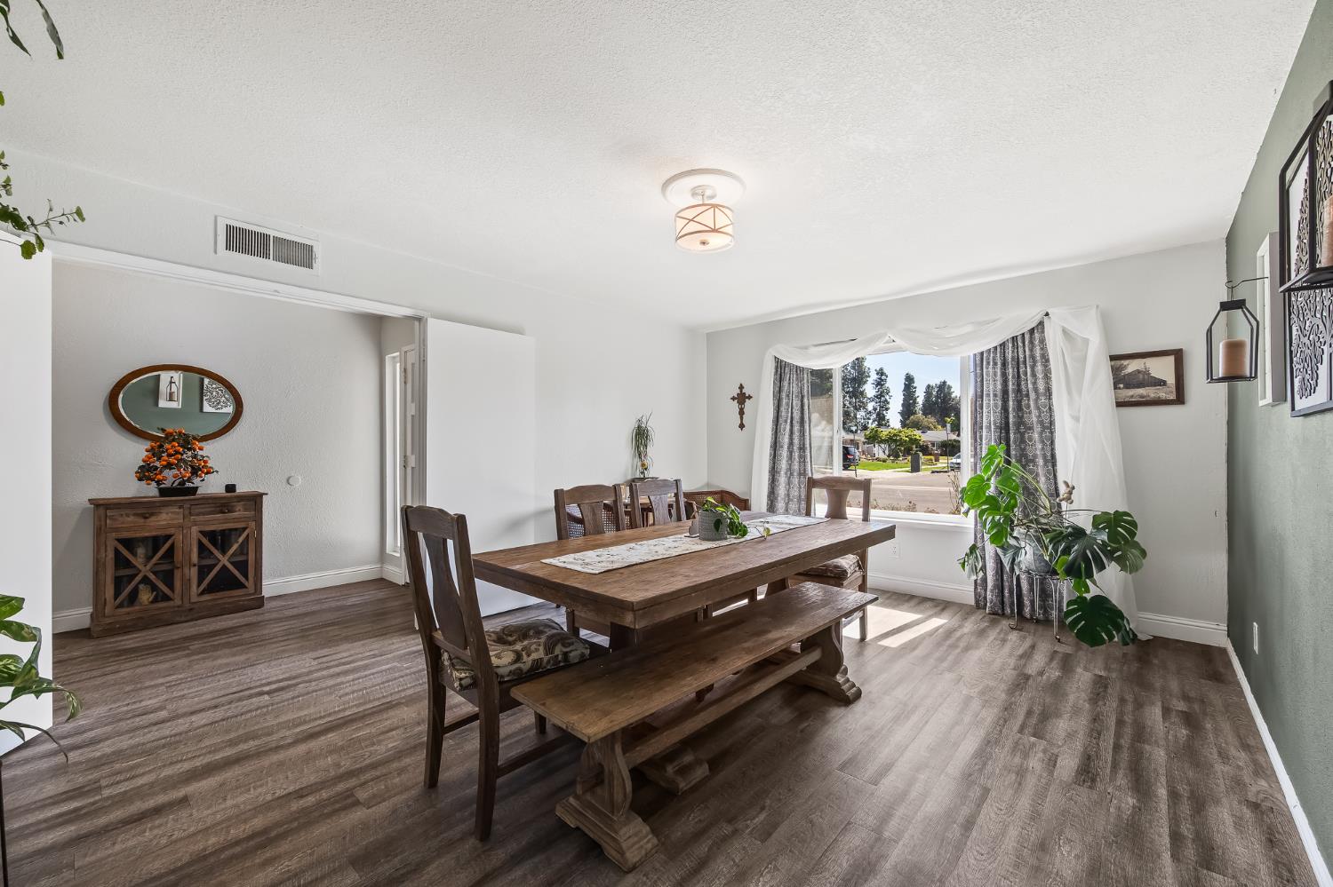 1438 W Locust Ave, Fresno, CA 93711