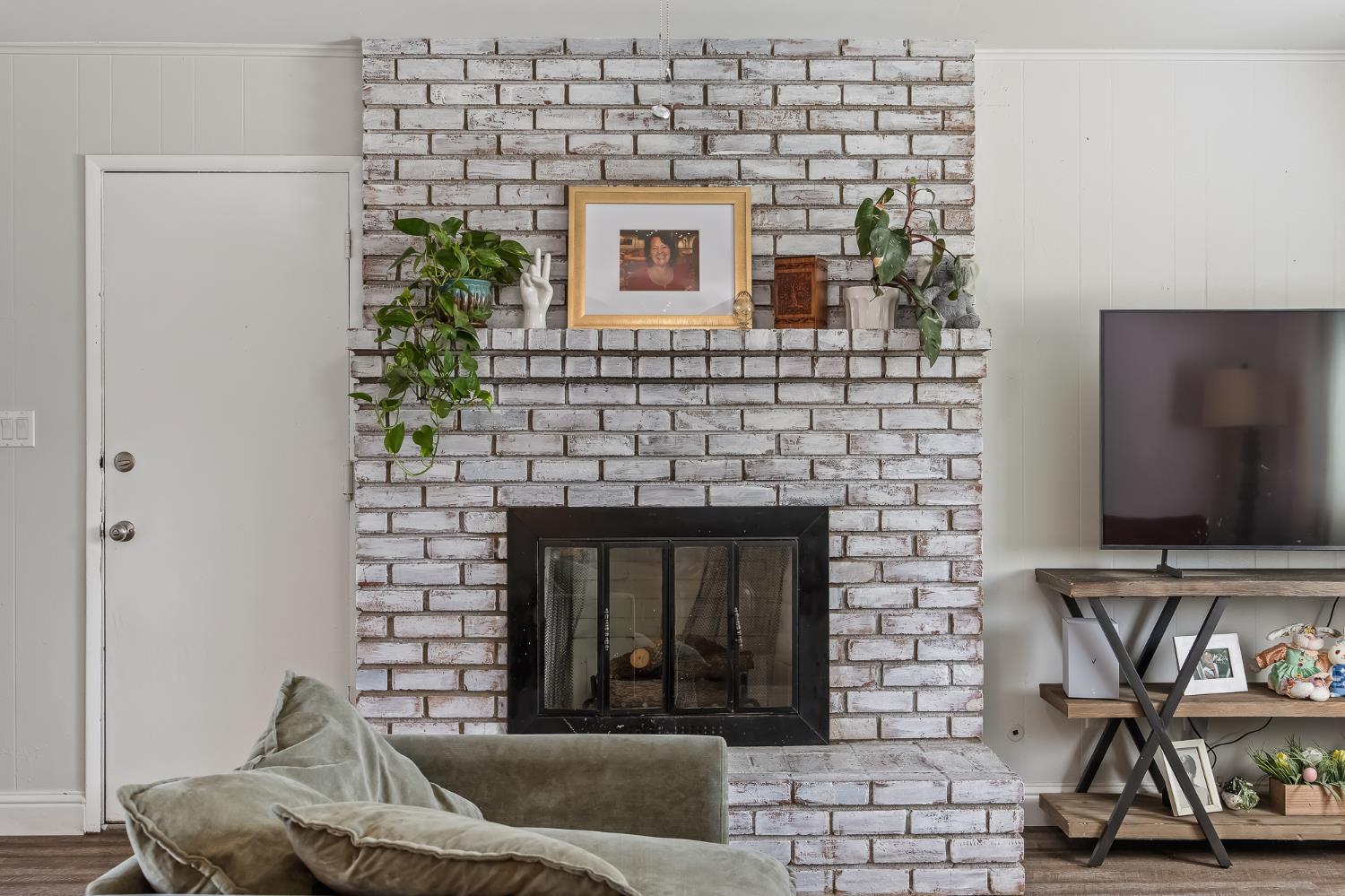 1438 W Locust Ave, Fresno, CA 93711