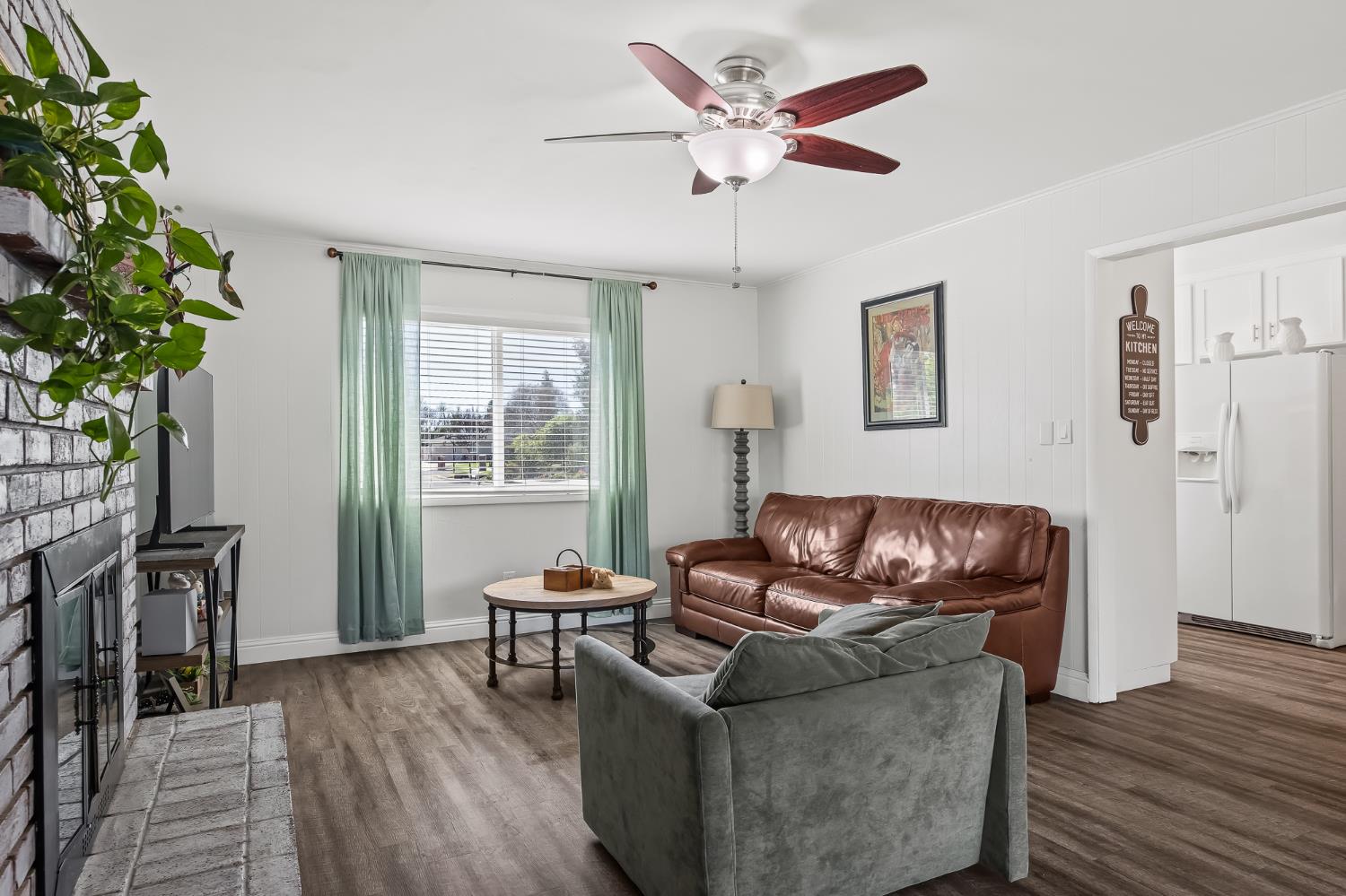 1438 W Locust Ave, Fresno, CA 93711