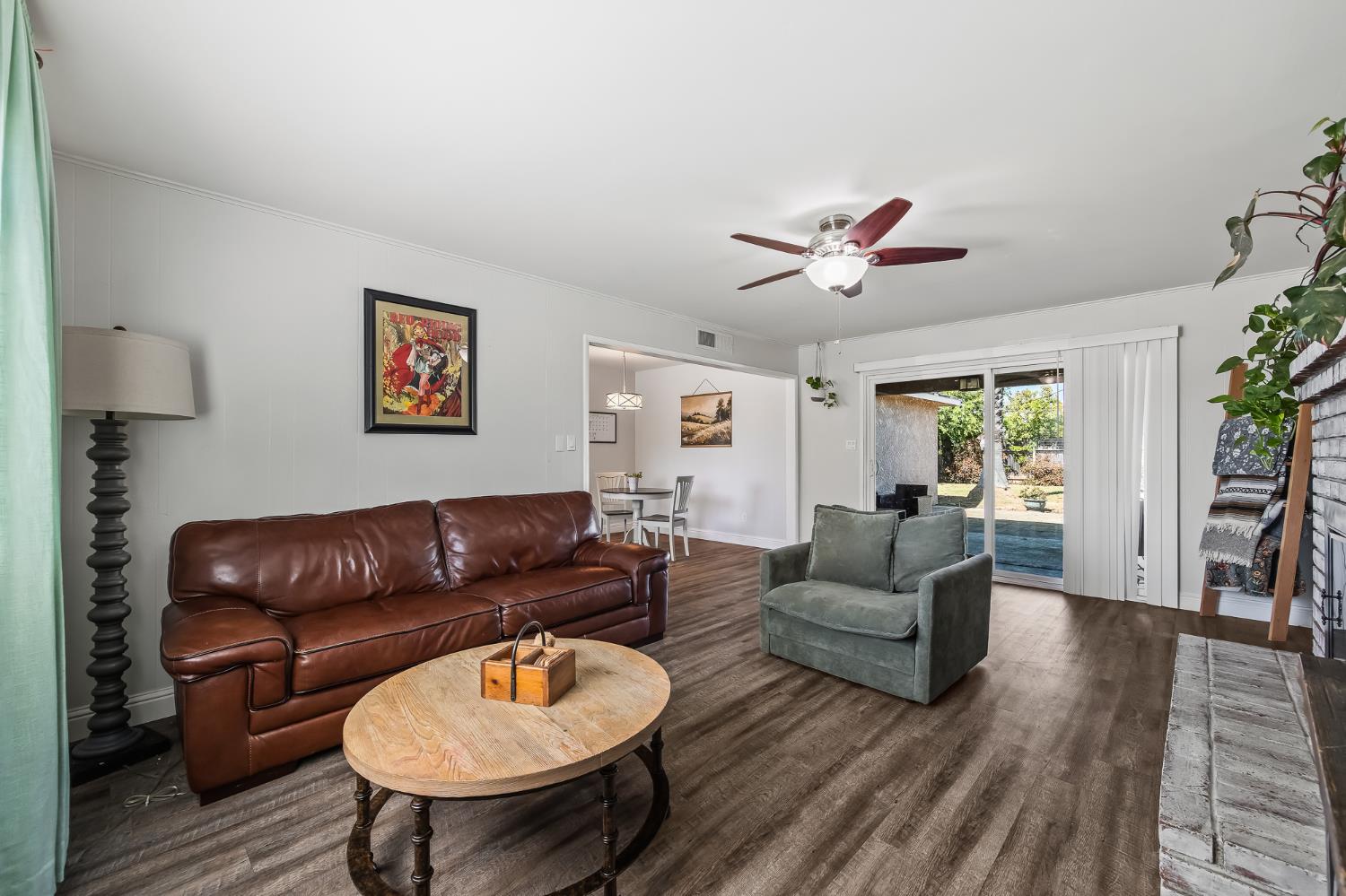 1438 W Locust Ave, Fresno, CA 93711