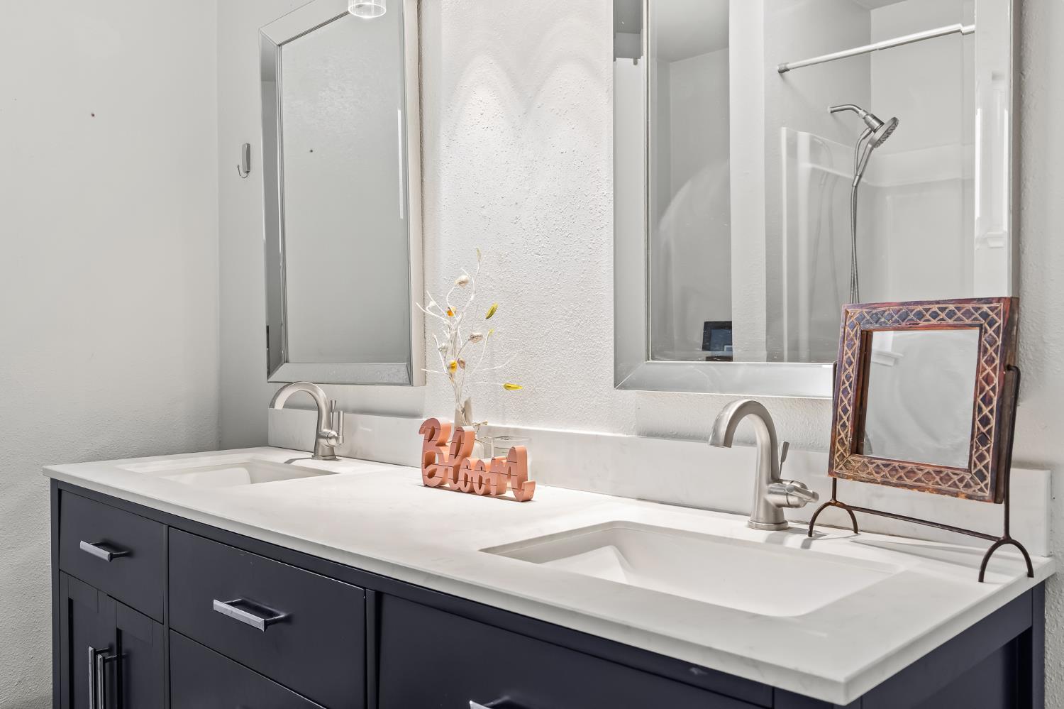 1438 W Locust Ave, Fresno, CA 93711