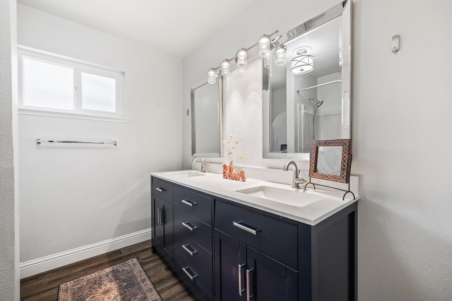 1438 W Locust Ave, Fresno, CA 93711