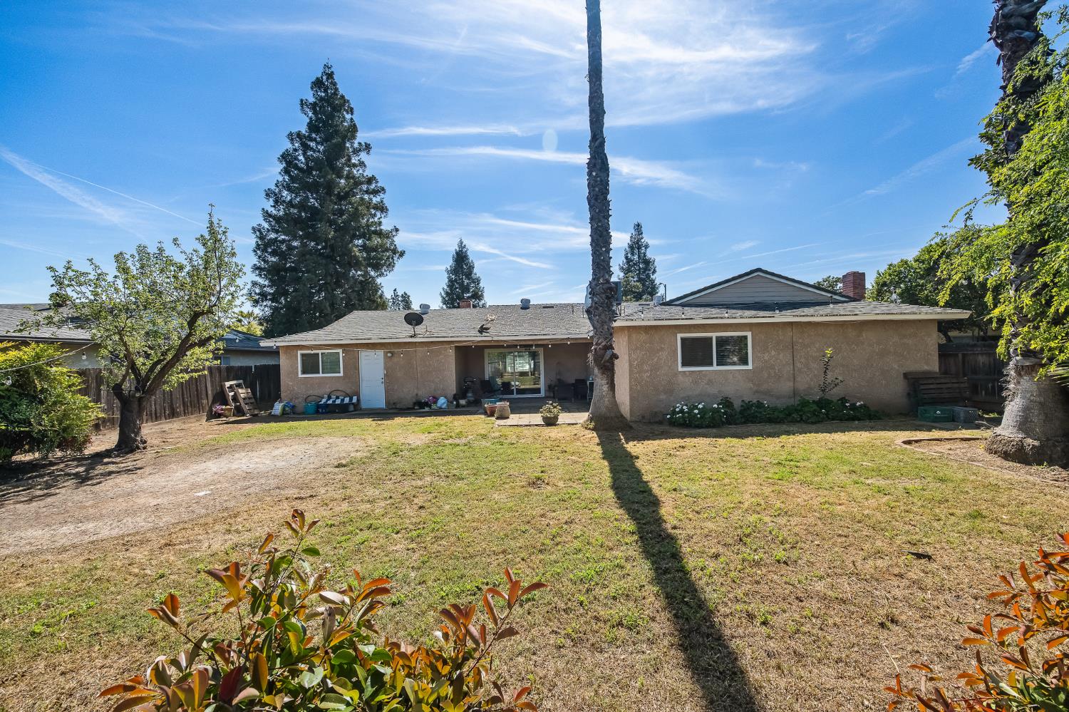 1438 W Locust Ave, Fresno, CA 93711