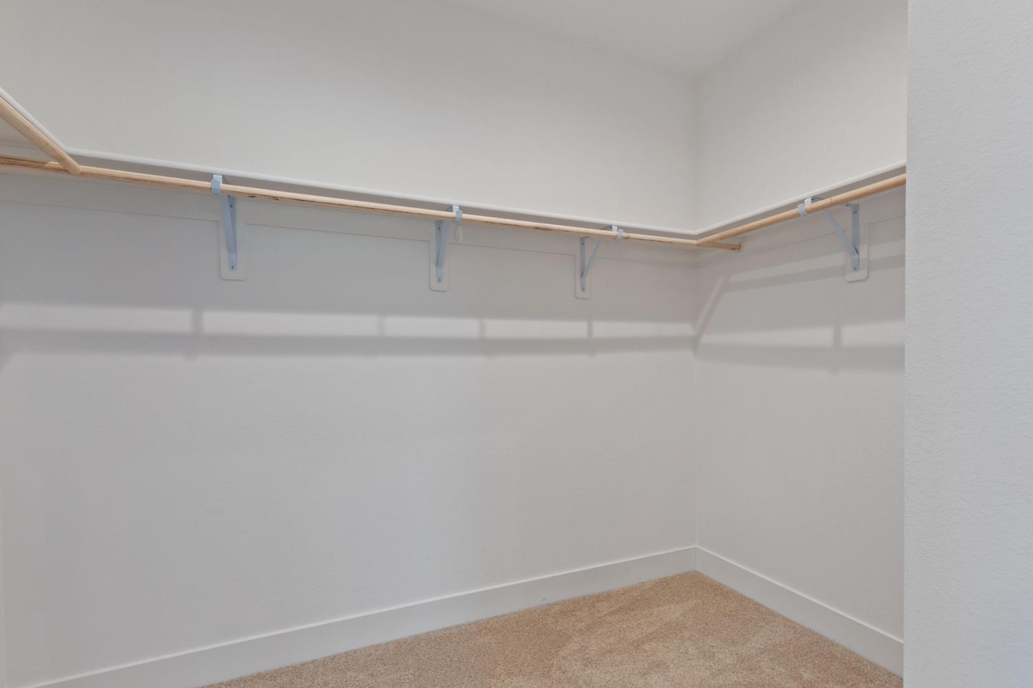 1022 Moonrise Way, Madera, CA 93636