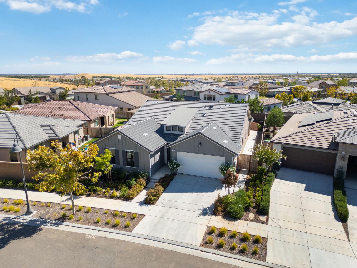 1022 Moonrise Way, Madera, CA 93636