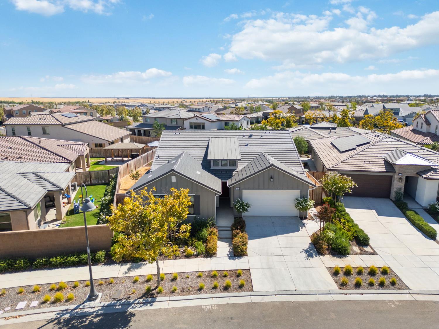 1022 Moonrise Way, Madera, CA 93636